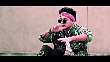 Este peruano canta demasiado bien