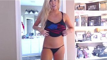 Xo gisele se exibe peladinha em sua webcam