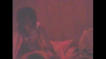 Bé ngọc anh bên nhà hàng xóm