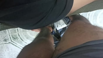 Gordita putona me mamá la verga mientras se masturba con una verdura