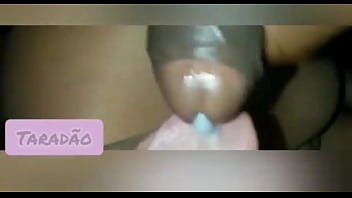 Socando no rabo e dando leite a puta