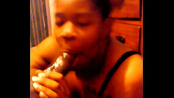 Me gettin some good neck leave comments