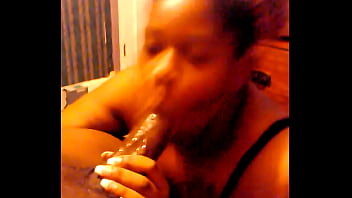 Me gettin some good neck leave comments