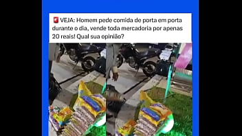 Mendigo recebe muito saco