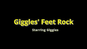 Giggles' feet get wet at the beach on beat2feetcom