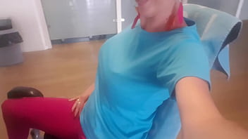 Hello les coquins après le sport je vous rejoint en cam pour des moments bien