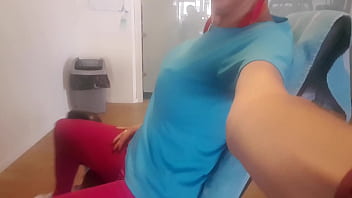 Hello les coquins après le sport je vous rejoint en cam pour des moments bien