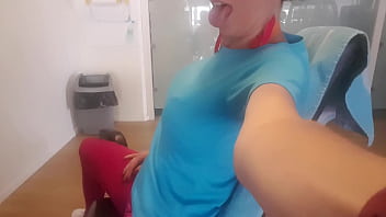 Hello les coquins après le sport je vous rejoint en cam pour des moments bien