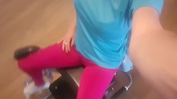 Hello les coquins après le sport je vous rejoint en cam pour des moments bien