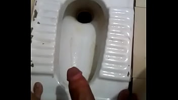 Pissin after masturbating is so relaxing