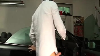 The boss' wife fuck her secret lover in the garage in the end surprise