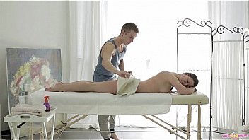 Young anal tryouts the masseuse on maia is young body