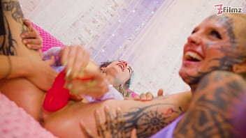 Squirt mayhem – 5 girls drenching each other – anal dildos prolapse gaping atm