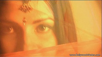 Exotic desi lover dances and shines