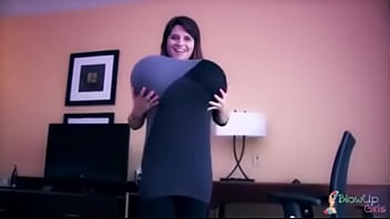 Expansão de seios de uma gostosa