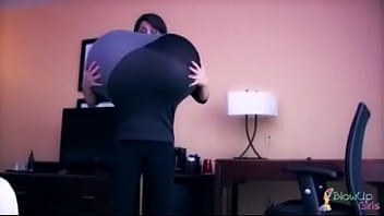 Expansão de seios de uma gostosa