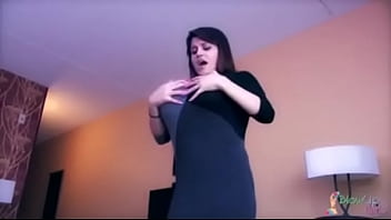 Expansão de seios de uma gostosa