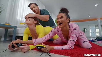 Ariana aimes watch full scene at