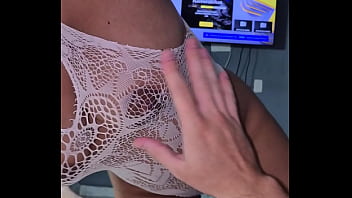 Sus grandes chichotas rebotan en mi cara mientras esta montada encima de mi verga