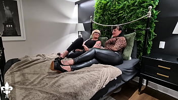 Double domme shoes & foot worshipping