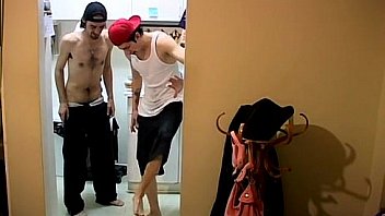 Stream Emo Gay Porn Ian & Dustin Desperate To Piss thumbnail