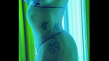 Em tempo real me bronzeando pra vocês assiste até o final que tem surpresinhaqueria realizar um fetiche meu