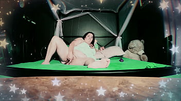 Winking asshole as i ride dildo