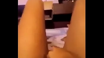 Hot y drills herself and orgasms really hard