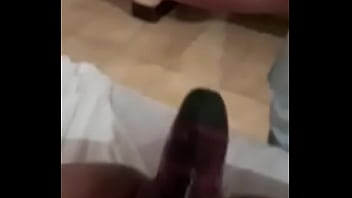 Ninfómana es calmada con pepino