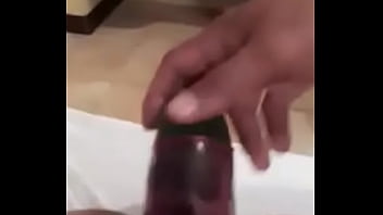 Ninfómana es calmada con pepino