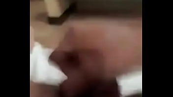 Ninfómana es calmada con pepino Ninfómana es calmada con pepino