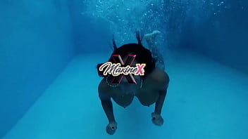 Maxine x & velvet skye take turns to dildo fuck each other