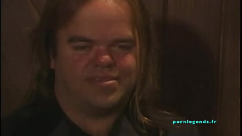 Nicole milf salope prend une grosse bite &agrave; pleine bouche et une grosse faciale