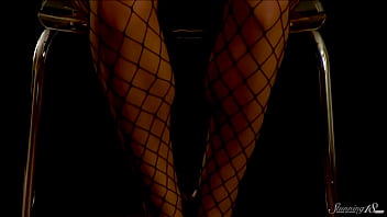 Filippa is polishing da meaty pearl in fishnet dress