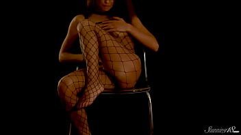 Filippa is polishing da meaty pearl in fishnet dress