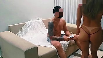 My sister in law gave me a huge job i ended up tearing her pussy