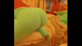 Sexy girl twerkting her big ass in jumpsuit