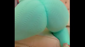 Sexy girl twerkting her big ass in jumpsuit