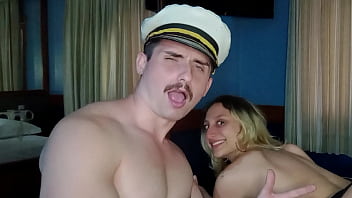 Assista completo no red e sheer o rolê aleatório com a amiga gostosa que ganhou porra