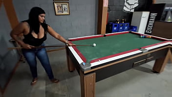 Ela não sabia jogar sinuca mas sabia levar vara na caçapa