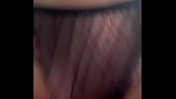 Es grabada teniendo sexo con su vecino