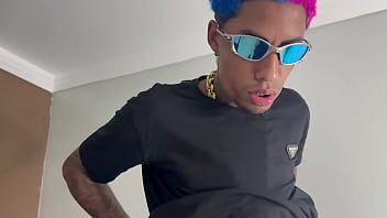 Caiu na net novinha de um metro e oitenta e queria que gozase