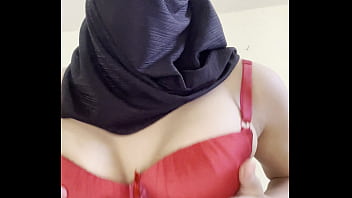 Arab hijab muslim niqab girl shows big boobs – huge tits sexy round titties busty arab babe cleavage