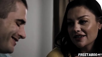 Stepmom wants to get pregnate from her own