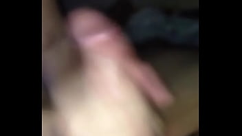 Puta batendo punheta no meu pau