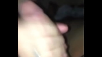 Puta batendo punheta no meu pau