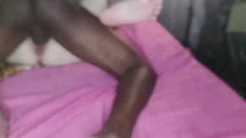 Sempre que meu amante chega já começo dando pra ele