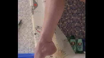 I love to smear my legs with cream and caress them for you dear