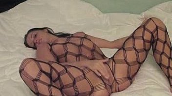 Amateur brunette masturbating