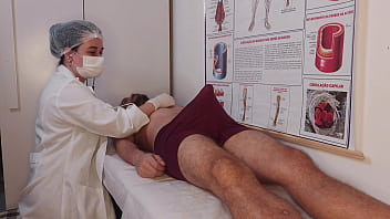 Paciente tem ereção ao sentir o toque da enfermeira